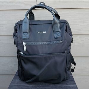 Baggallini Soho Backpack Black Laptop Purse Bag Carry On Travel Flight RFID EUC